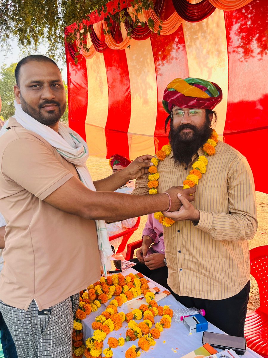 Upen Yadav (मोदी का परिवार) tweet media