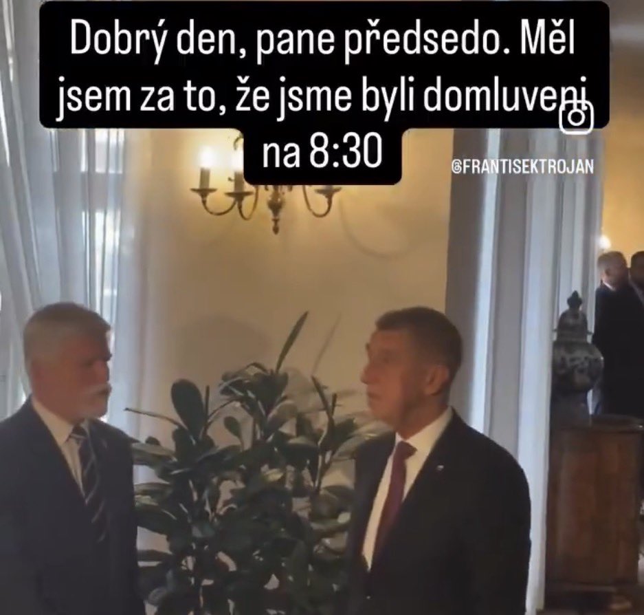 Máte domluvenou schůzku a den předem zjistíte, že ji nestíháte. Tak zavoláte a poprosíte o posunutí o půl hodiny. Dotyčný vám nevyhoví a druhý den, v čas, kdy ví, že to nemůžete stihnout, vás za asistence kamer, když dorazíte, začne kárat, že chodíte pozdě. Takový je Petr  Pavel.