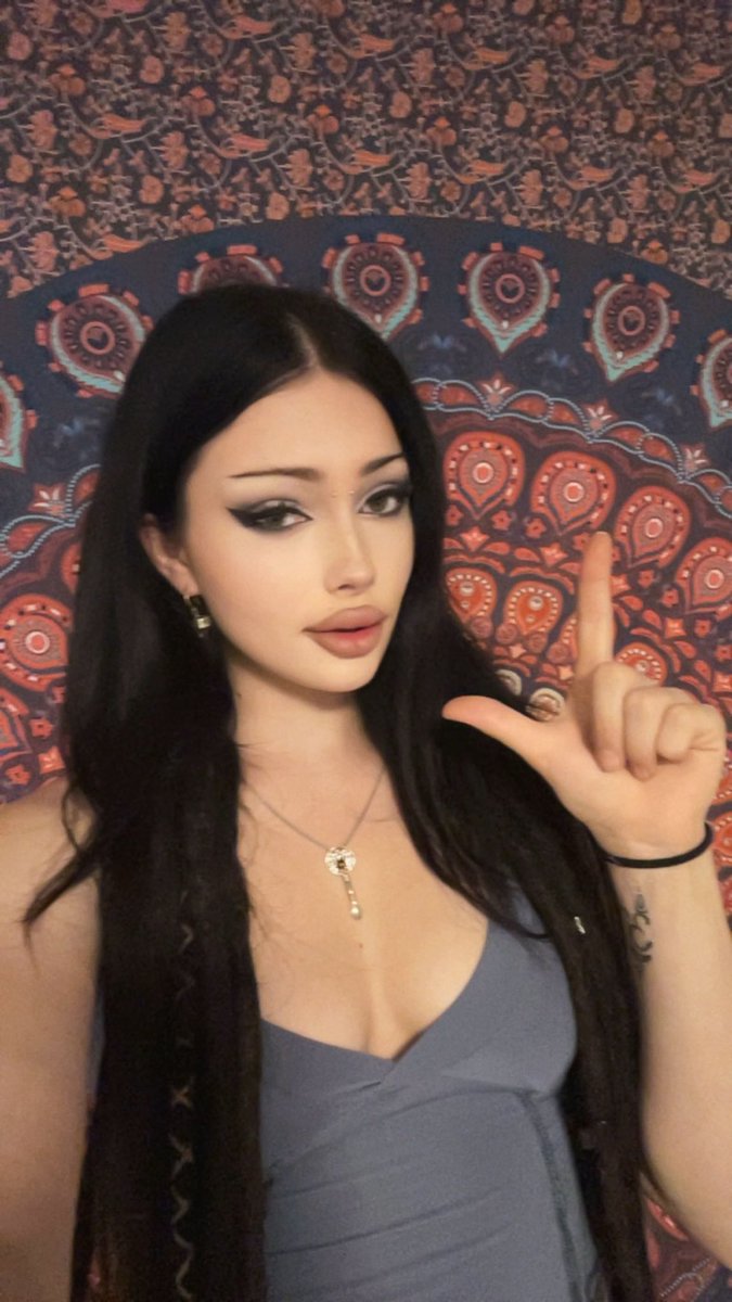 GodessLilithhhh's tweet photo. 🌀🌀🌀

#findom #paypig #slave https://t.co/y4yoZSTi9a