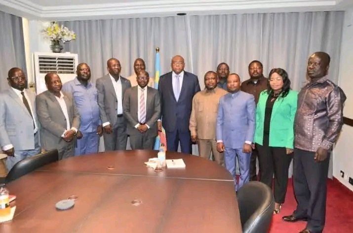 PitchoutI's tweet photo. Reçus ce mardi 05/05/2025 par le VPM Transports J-P Bemba. Échanges sur la modernisation de l’aéroport de Bunia et la construction d’infrastructures portuaires en Ituri. Projets clés pour désenclaver la province et booster sa connectivité.  #Bunia @PrimatureRDC @Presidence_RDC https://t.co/5H0K4718R8