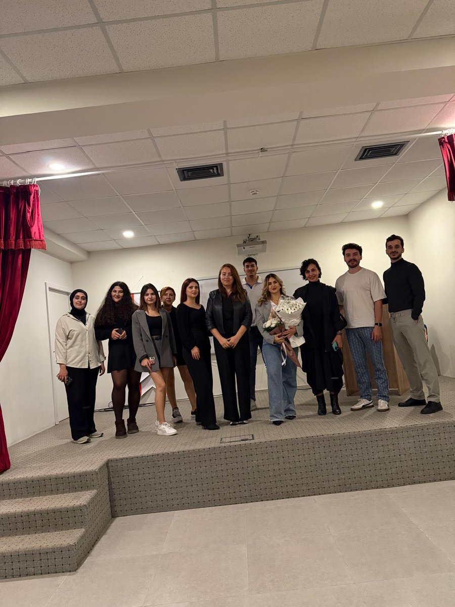 CWUOfficial's tweet photo. CWU Psikoloji Kulübü olarak, Psikoloji Bölüm Başkan V. B. Berrak İNALBARS rehberliğinde “Hastalık Gruplarında Duygusal Zeka Farklılıkları” konulu seminerimizi bugün başarıyla gerçekleştirdik. 💛✨

Klinik Psikolog Berfin Aykal bizlere farklı hastalık gruplarında duygusal zekanın nasıl değiştiğini, bu farklılıkların bireylerin günlük yaşamına ve psikolojik süreçlerine etkilerini detaylı bir şekilde aktardı.
Katılım sağlayan tüm öğrencilerimize ve değerli paylaşımı için hocamıza teşekkür ederiz. 🙏

#KıbrısBatıÜniversitesi #PsikolojiKulübü #DuygusalZeka #KlinikPsikoloji #Seminer Farkındalık