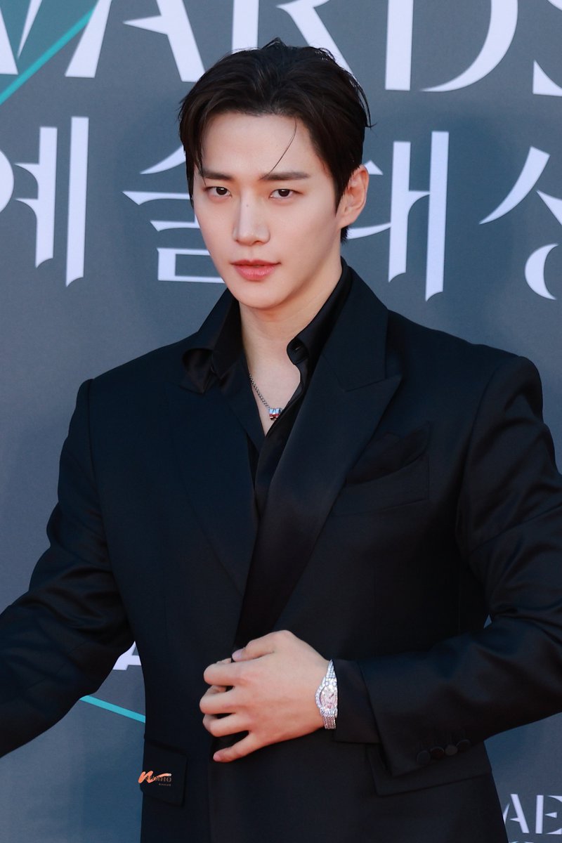 260508

🤨😊

#이준호 #준호 #LEEJUNHO #JUNHO #李俊昊