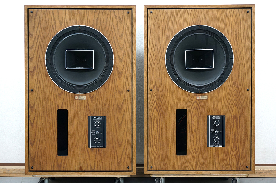 JYATSUYANAGI's tweet photo. 620の箱に入ったAltec 604を鳴らすことが夢だったが叶うことなく人生は終わりそうだ。 https://t.co/SJ5OIjLP39