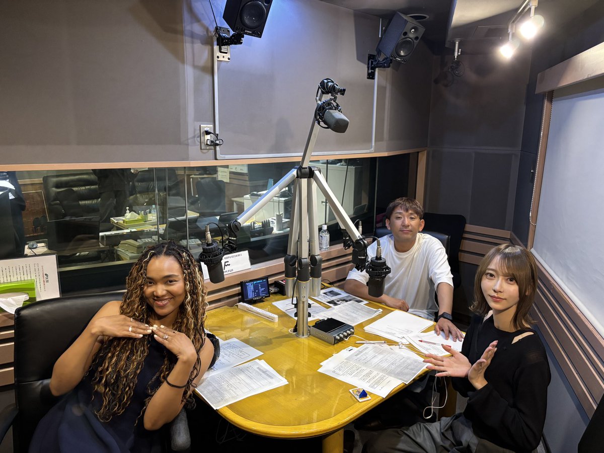 沈黙の金曜日！
今夜はスタジオに
クリスタルケイさんを
お迎えしています！

radiko.jp/share/?t=20260… 

#crystalkay #クリスタルケイ　
<a href="/CKAY26/">Crystal Kay</a>