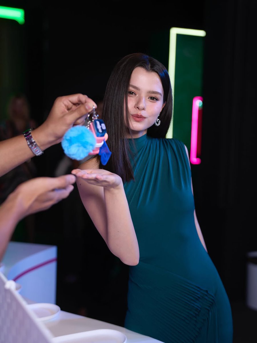BECKY OFFICIAL tweet media