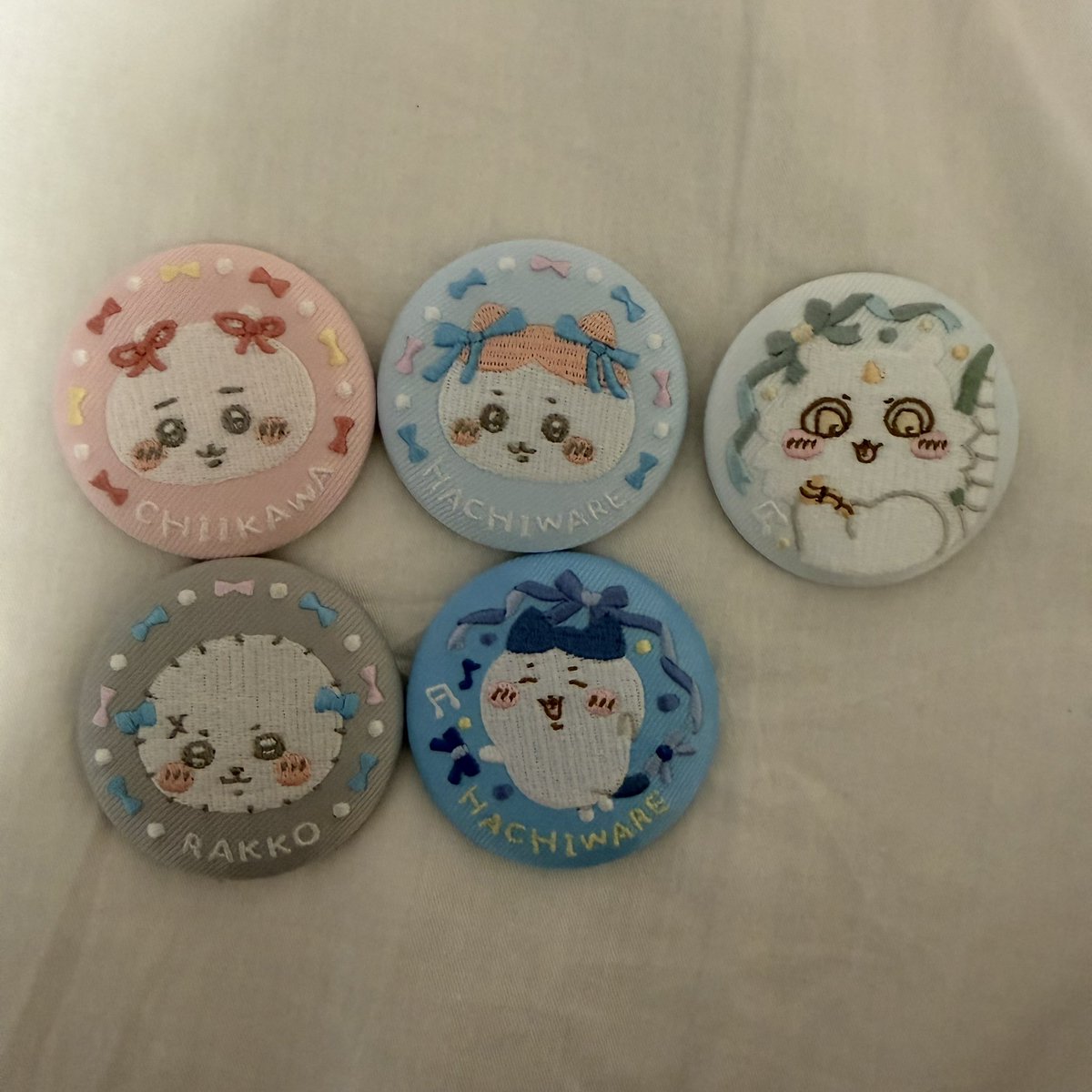 1374pop's tweet photo. 【交換】

ちいかわ 刺繍缶バッジ Biscuit ビスケット 

譲￤ちいかわ ハチワレ らっこ あのこ

求￤古本屋＞モモンガ🎀 ＞＞シーサー

郵送希望📮

お気軽にお声がけください🙇🏻‍♀️ https://t.co/8oZLs6orM7