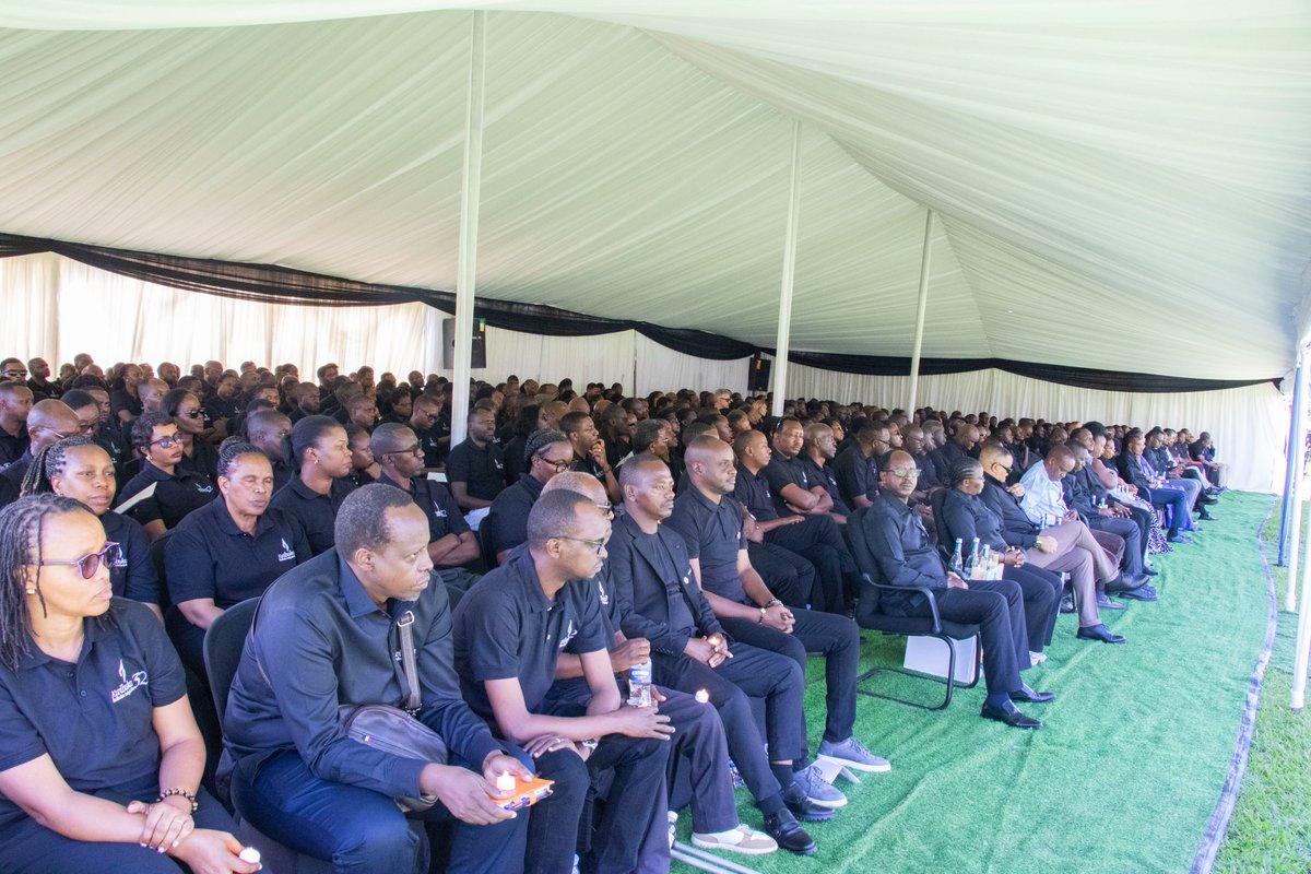 Uyu munsi, Ikigo Gishinzwe Umutungo Kamere w'Amazi mu Rwanda (RWB), <a href="/RwandaEmergency/">Ministry in charge of Emergency Management</a>, <a href="/EnvironmentRw/">Ministry of Environment - Rwanda</a>, <a href="/Lands_Rwanda/">National Land Authority - NLA</a>, <a href="/MeteoRwanda/">MeteoRwanda</a> bibutse ku nshuro ya 32 Jenoside yakorewe Abatutsi mu 1994. Ni igikorwa cyabereye ku Rwibutso rwa <a href="/NyanzaMemorial/">Nyanza-Kicukiro Genocide Memorial</a> ruruhukiyemo imibiri irenga 105,000.