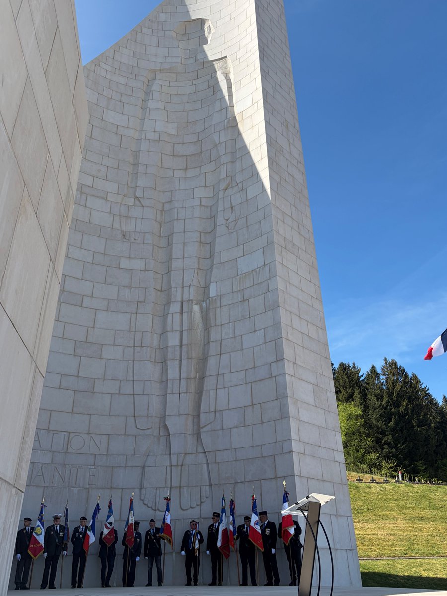 Image de Préfet de région Grand Est du Bas-Rhin - #Mémoire 🇫🇷 | Le préfet de la région Grand Est, préfet du Bas-Rhin, Amaury de Saint-Quentin, a pré