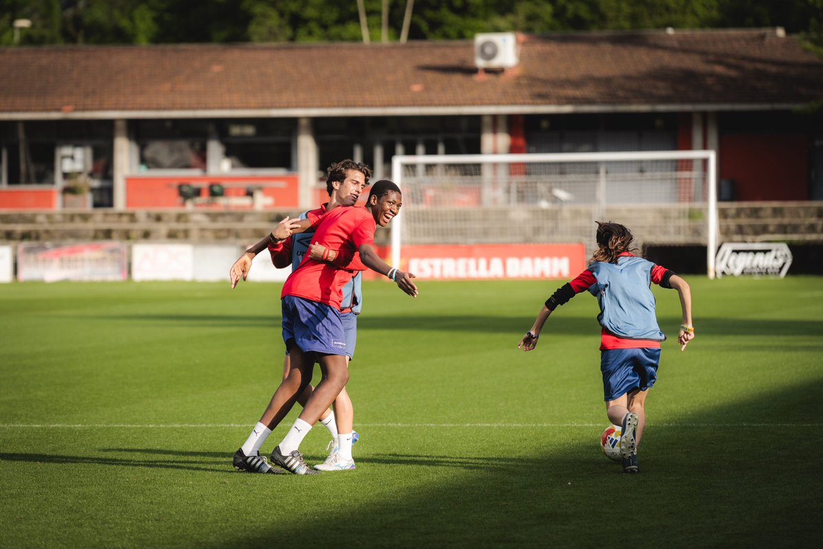 Unió Esportiva Olot tweet media