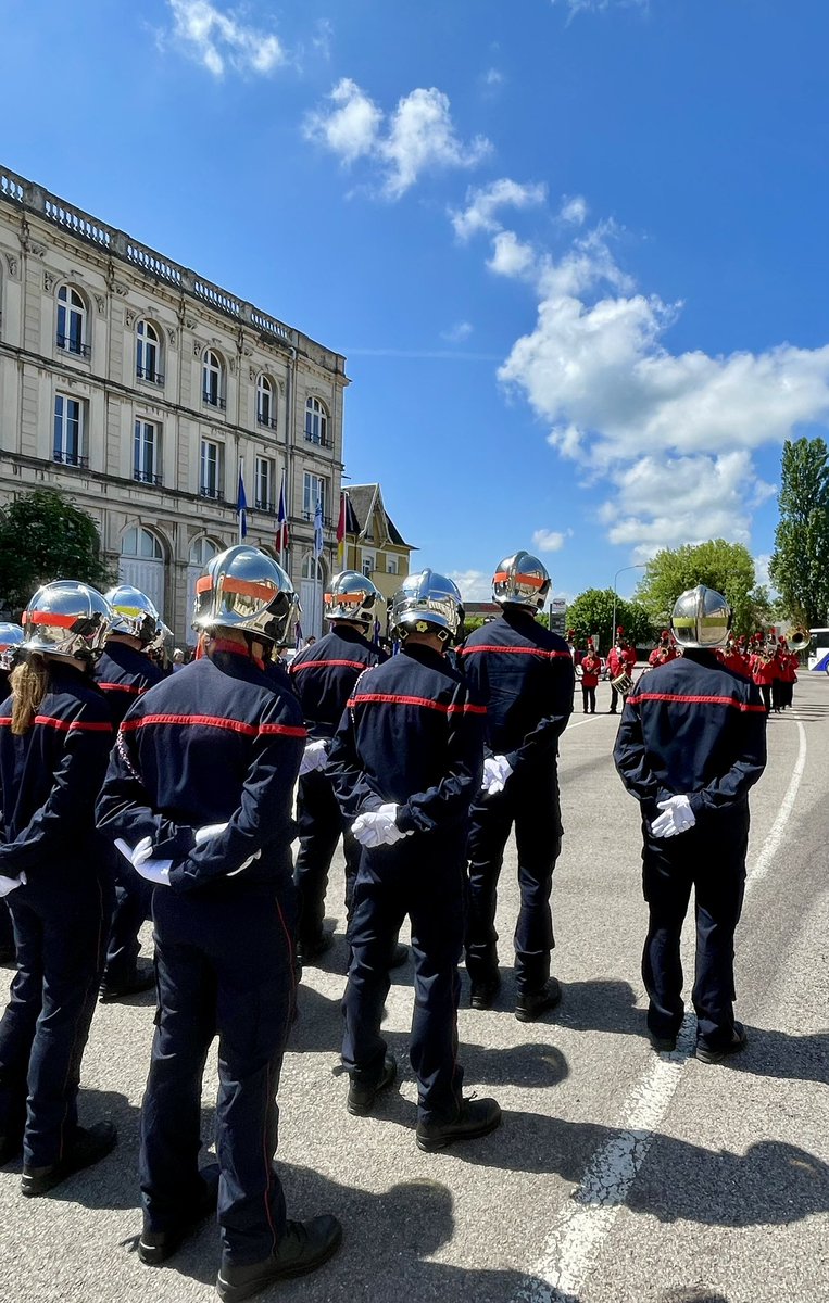 JordanCruciani's tweet photo. 🇫🇷 Commémoration du 8 Mai à Vittel 🇫🇷

Aujourd’hui, nous nous sommes réunis pour rendre hommage à celles et ceux qui ont combattu pour la liberté et pour célébrer la victoire du 8 mai 1945 🕊️ https://t.co/dcJYOps8JZ