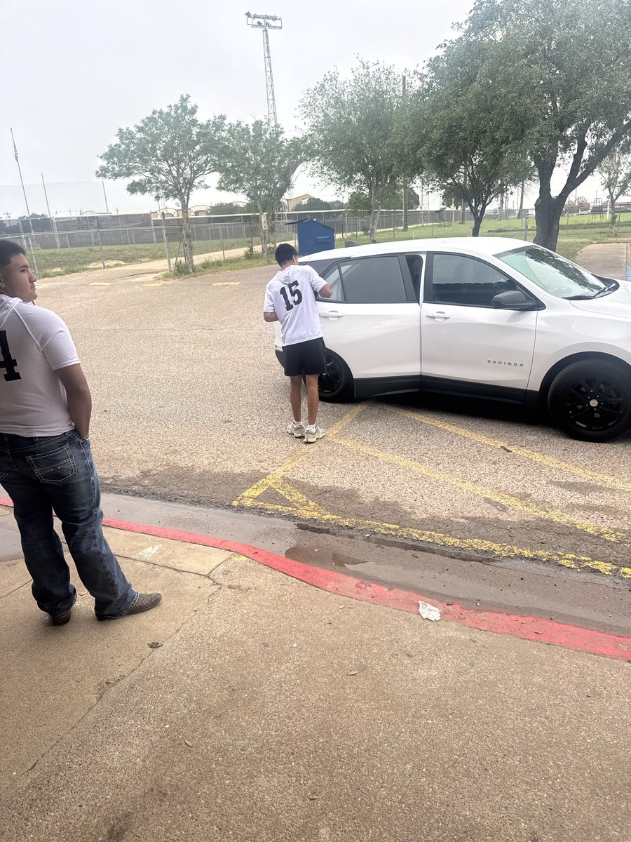 _HVILLEBASEBALL's tweet photo. @SouthTexasHigh1 @TxBaseballRpt @TexCoastBend @ChrisThomasson7 @3ATxHsBaseball 

#HVILLEBASEBALL
#RIB https://t.co/9mZnyyxITT