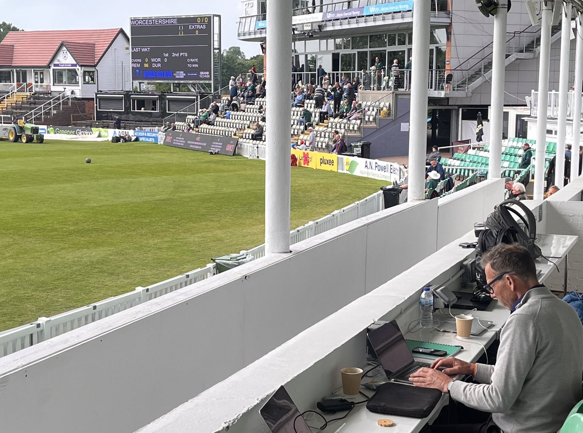 Darren Stevens tweet media