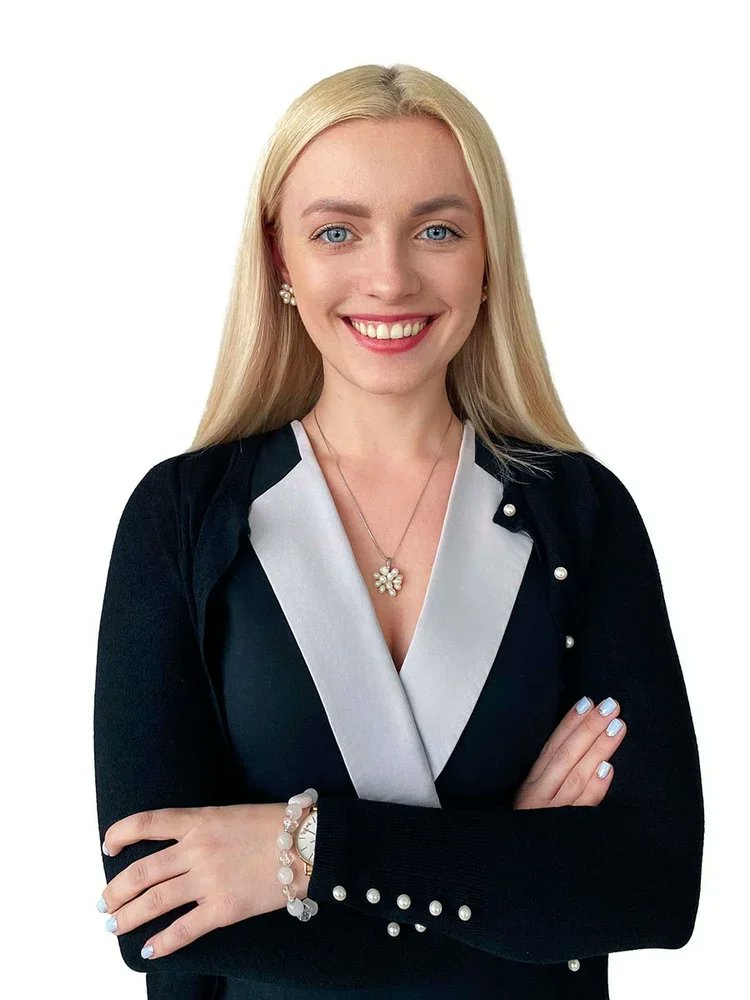 Match_Headshots's tweet photo. AI headshots might be convenient, but nothing beats the authenticity and depth of real photography. When it comes to truly representing your team, the human touch in a professional studio captures more than just an image—it captures essence. https://t.co/kyyO2c3XaO