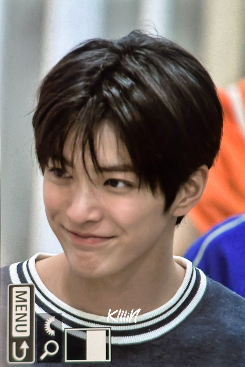 AKillinHit's tweet photo. 260508 팬사인회 퇴근👋

#KEONHO #건호 #CORTIS #코르티스 https://t.co/hjj1Bk47r2