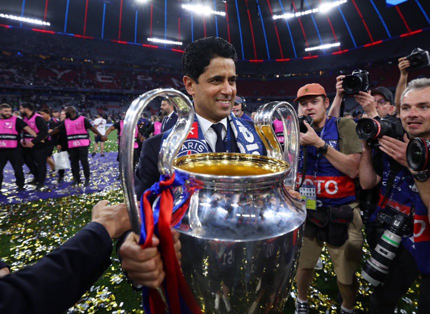 Nasser Al-Khelaïf, presidente do PSG, assim como no ano passado, levará TODOS os funcionários do clube para a final da Champions League.

Os mais de 500 funcionários também serão incluídos no bônus.

<a href="/JulienFontanier/">Julien Fontanier</a>