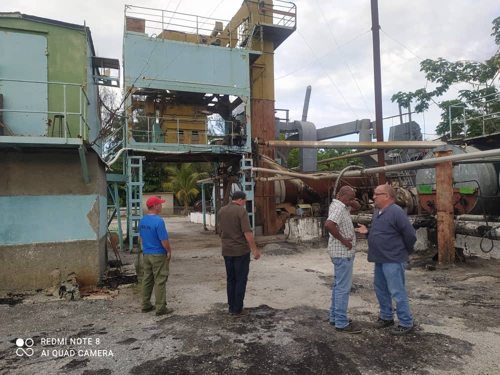 benederto's tweet photo. Supervisando en terreno el avance de la Isla de la Juventud. Acompañamos de cerca la construcción del PSFV Universidad 2. Es un orgullo ver cómo @CubaCubacons y la ECI, materializan obras que aportan soberanía energética a nuestro pueblo. ¡Seguimos #ConstruyendoElFuturo https://t.co/PnwULVgHpq