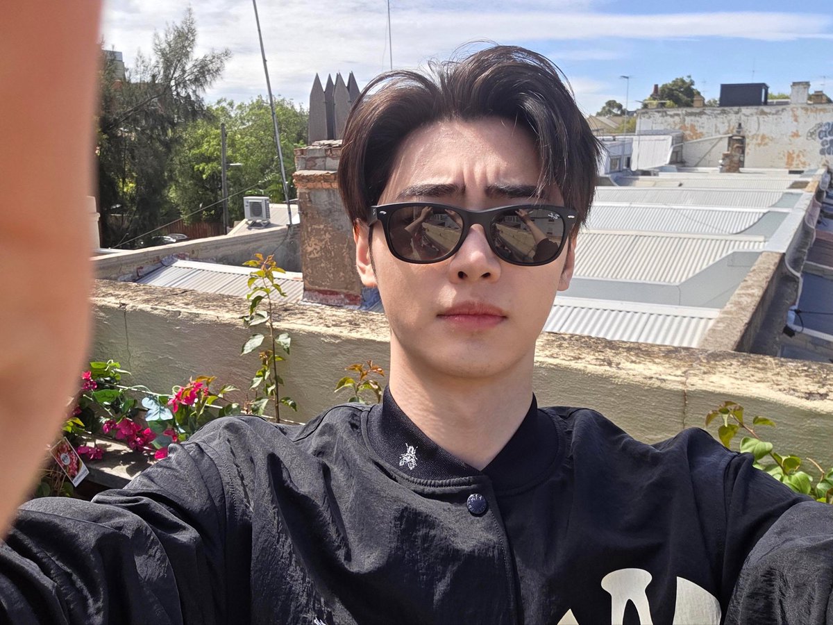 aokazii's tweet photo. تحسه فايب الخوال اللي أكلو ورث امك وسافرو ويصورو الها المناطق
#sunghoon #enhypen #enhypen_is_forever_seven #enhypen_deserves_respect #wevers https://t.co/J5kN2yjcIe