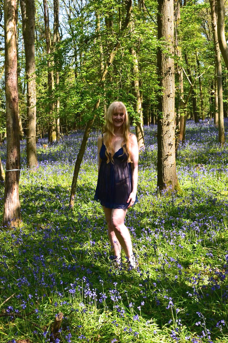 lanie_model's tweet photo. Lovely bluebell shoot in a beautiful natural location 🪻
#laniemodel #warwickshiremodel #bluebells #innature #outdoorsmodel #maturemodel https://t.co/7d48aveyXv