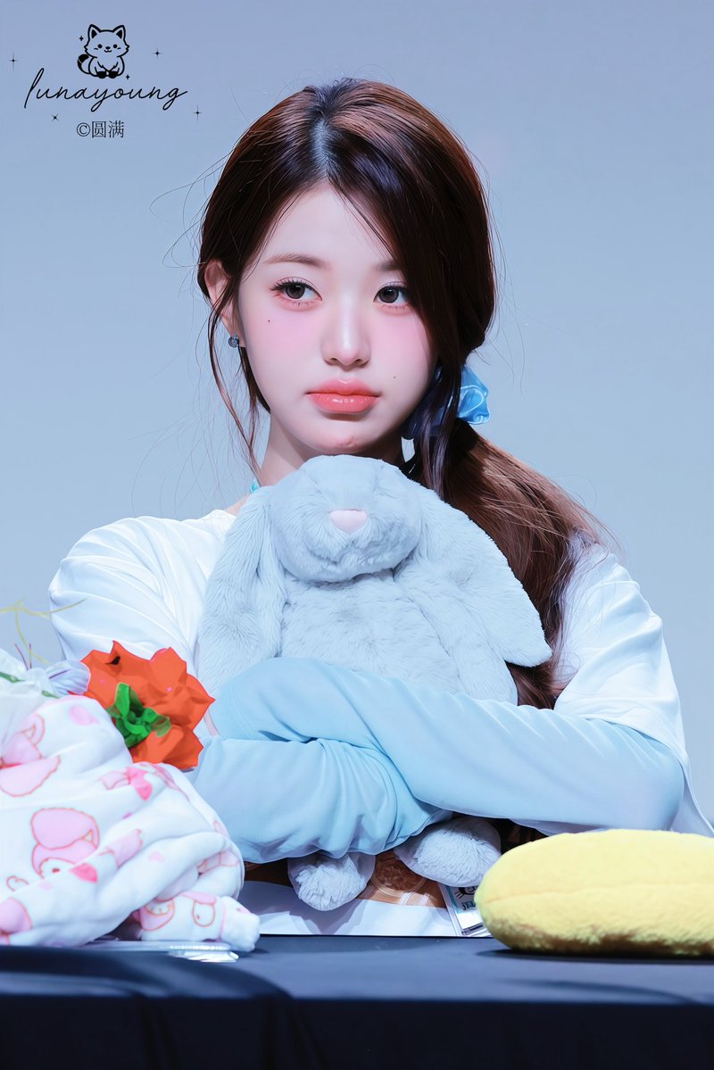 lunayoung tweet media