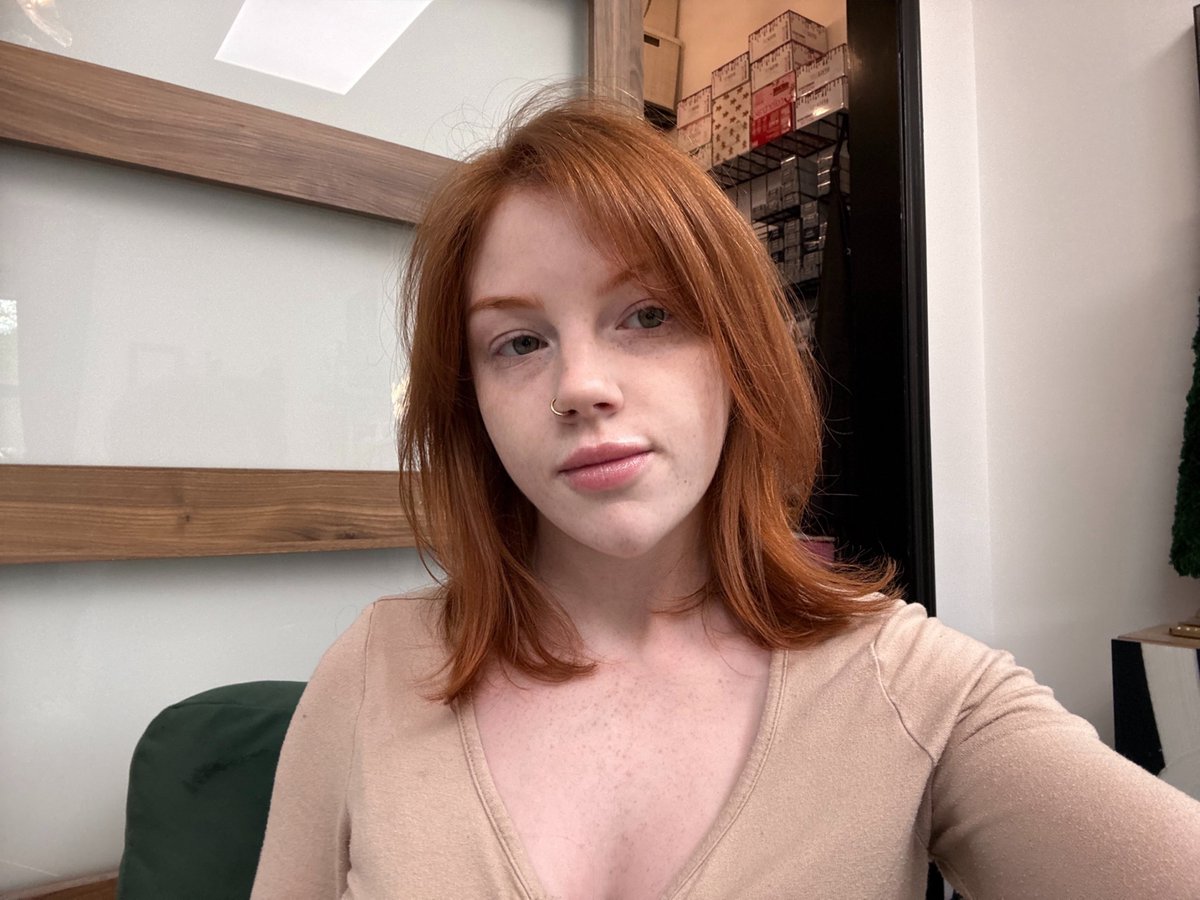 𝟒’𝟗 𝑫𝒂𝒗𝒊𝒏𝒂 𝑭𝒂𝒚𝒆𝒕𝒕𝒆 tweet media