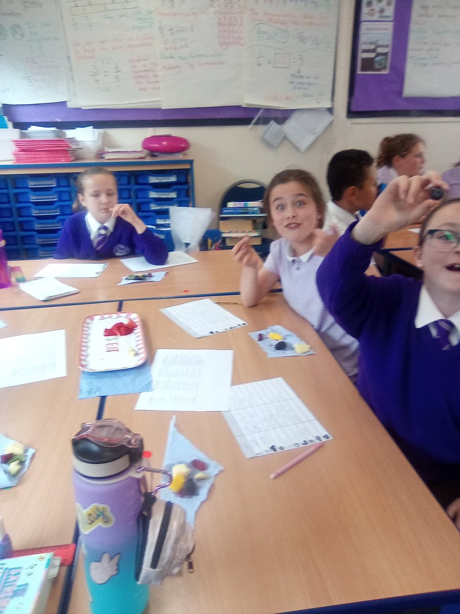 Class5Highpri's tweet photo. Class 5 enjoyed tasting and evaluating different fruits and vegetables today in preparation for making smoothies 🍇🍍🥑🥭 #highfieldsDT https://t.co/0OO1HRXlqX