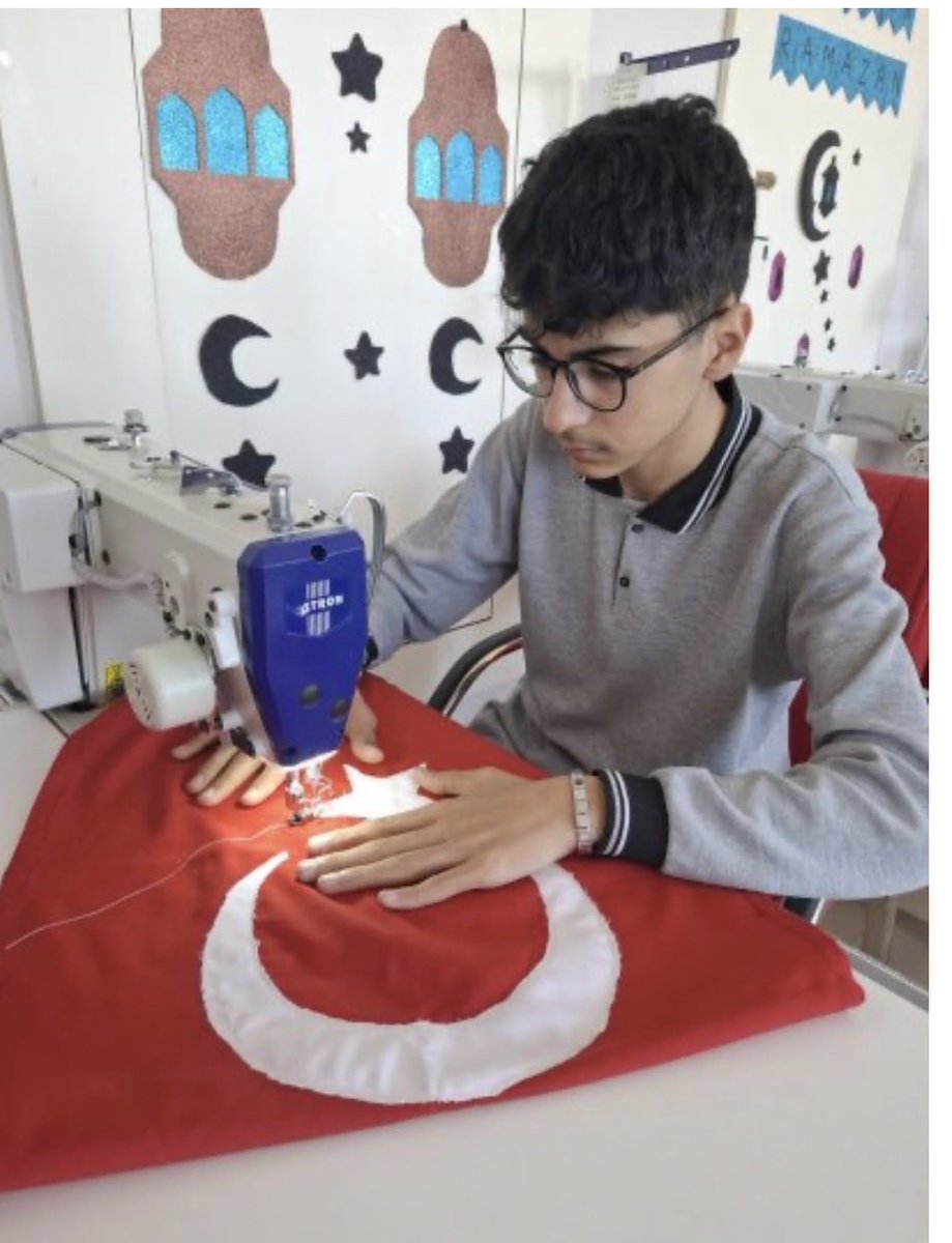 Tobbmtal04_'s tweet photo. Maarifin Kalbinde, Geleceğin Marifetli Elleri Yetişiyor
"Maarifin Kalbinde Marifetli Gençlik" etkinlikleri kapsamında okulumuzda gerçekleştirilen projeler, öğrencilerimizi hem mesleki hem de manevi anlamda geleceğe hazırlıyor.
@tcmeb_mtegm 
@hasan_kokrek 
@RHisarciklioglu https://t.co/90VrNLtc4W