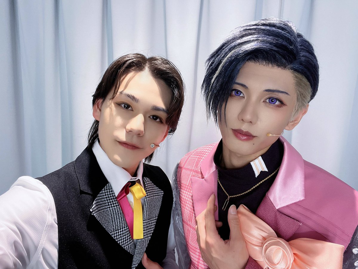 MANKAI STAGE 『A3! 』ACT3! 
~SPRING &amp; SUMMER 2026~
大阪公演の7日目が無事に終演いたしました🌸🌻

本日ご来場くださったカントクさん、そして日頃より応援してくださっている皆様、誠にありがとうございます！

碓氷真澄役の #高橋怜也 さんとお写真撮っていただきました📸🌸
