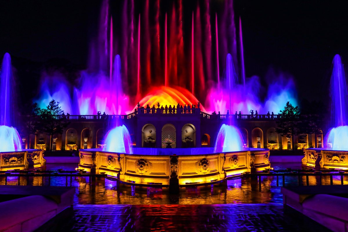 longwoodgardens's tweet photo. Festival of Fountains is on! Summer’s always a celebration and this year, with America’s 250, we’re turning it all the way up. Dazzling fountains, radiant blooms, starlit Beer Garden nights, live music, Fireworks &amp; Fountains, drone shows &amp; more.

 ➡️ https://t.co/pnSneTvzKv https://t.co/uBVWUIkzwx