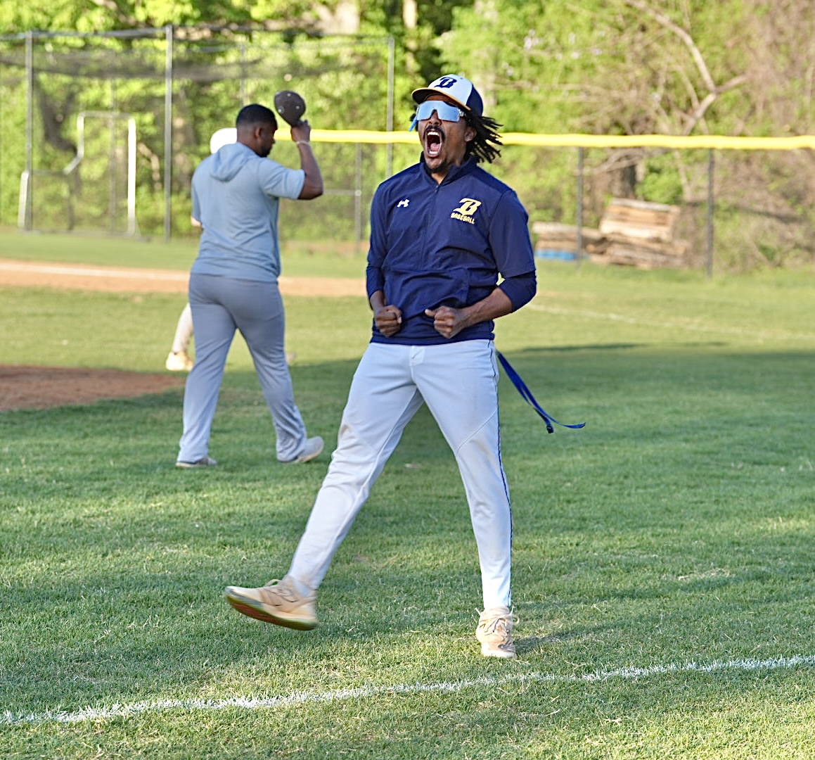 Chase_Hellings's tweet photo. Loved my 1st season @BaseballBullis 

Contributed to a team record setting season:
*Most WINS in IAC (7)
*Highest Seed in IAC (#2)
*First UNDEFEATED Home Record

Thank you amazing coaches @CoachHackey @WilliamAdkinso7 @joshp096 

Can't wait for next season! https://t.co/OYqVy6XaHm