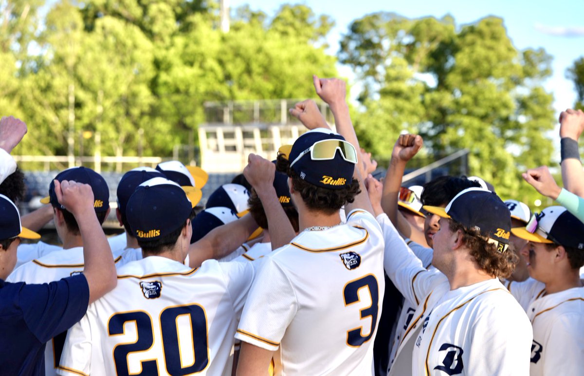 Chase_Hellings's tweet photo. Loved my 1st season @BaseballBullis 

Contributed to a team record setting season:
*Most WINS in IAC (7)
*Highest Seed in IAC (#2)
*First UNDEFEATED Home Record

Thank you amazing coaches @CoachHackey @WilliamAdkinso7 @joshp096 

Can't wait for next season! https://t.co/OYqVy6XaHm