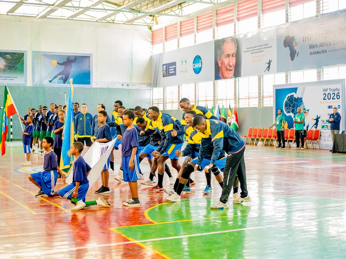 FerwahandRwanda's tweet photo. We are the championssssss once again 

Final

U-20

FT

#Rwanda 🇷🇼 39- 37🇪🇹 #Ethiopia

#IHFTrophy
#RwandaHandball https://t.co/WNkBqgnYbK