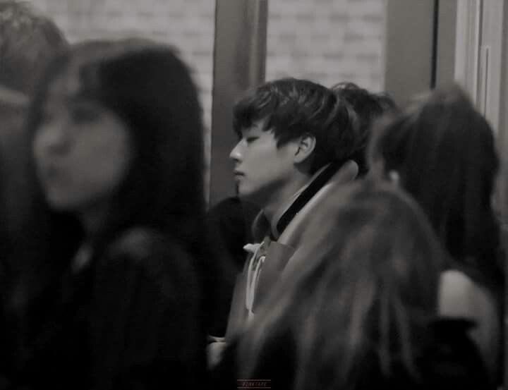 miraii_0709's tweet photo. 아휘성재

아휘는 성재가 입소하던 당시에는 관심이 없었음 그냥 다른 훈련생들보다 유독 잘 웃고 예쁘장하게 생겼네 하고 속으로만 생각하고 말았지 

-

자유시간이 주어졌을 때 다른 훈련병이 성재에게 장난을 쳤고 벗어나려고 애를 쓰느라 붉어진 시은의 목덜미를 마침 복도를 지나가던 아휘는 https://t.co/wOg6F9XQIV