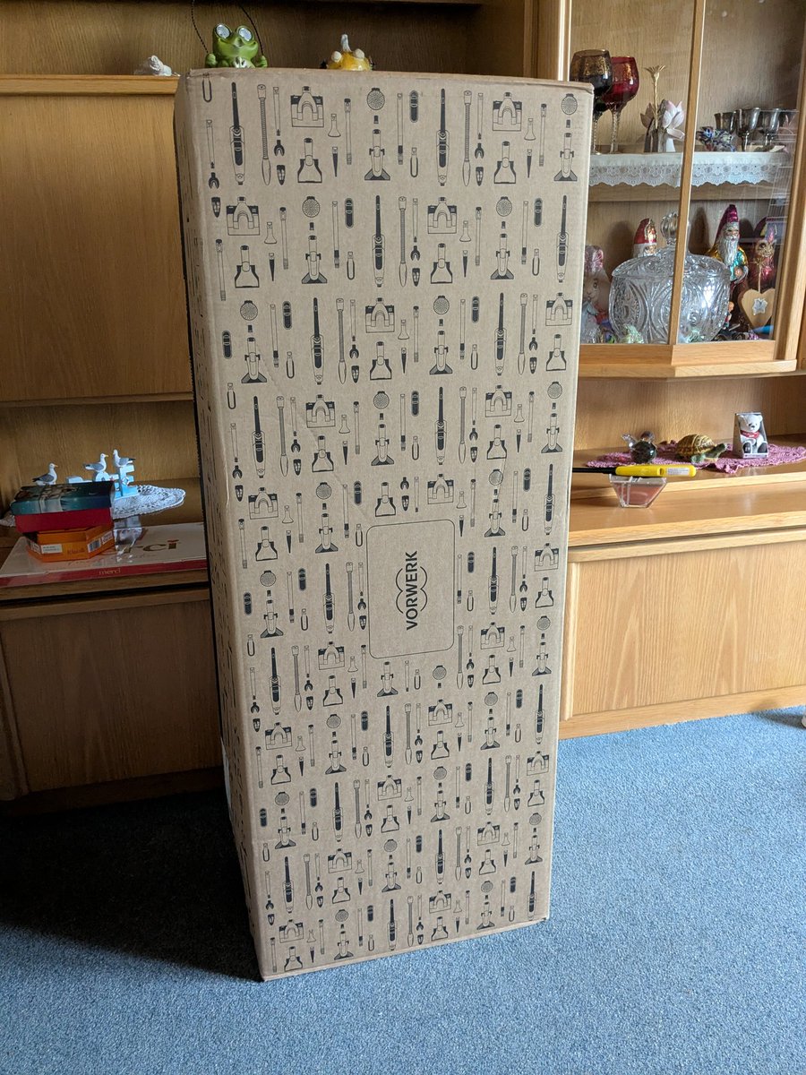 BricksJess's tweet photo. Unser Neuer @vorwerk_gruppe Staubsauger ist da 😍😍😍😍

Bin gespannt wie ein Kind an Weihnachten 😍🥰 

@DHemden https://t.co/NBJaELalvd