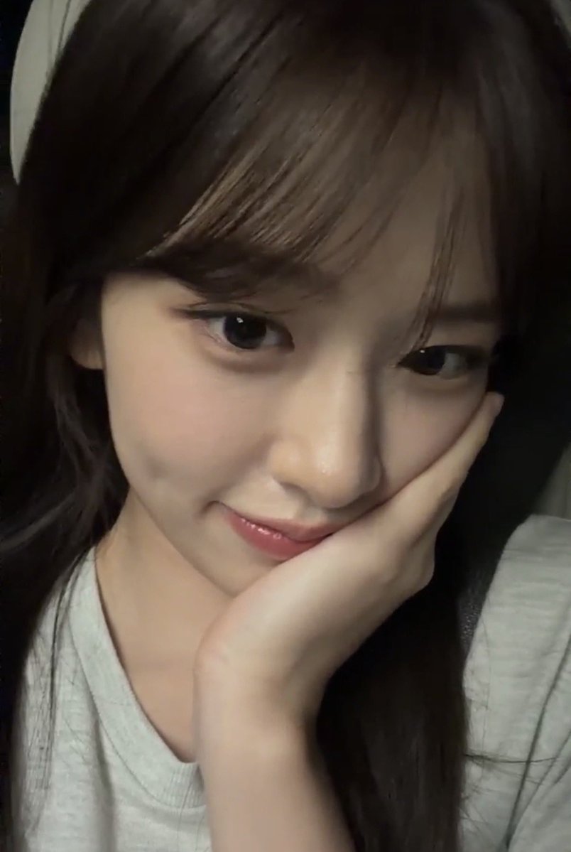 IVE AN YUJIN 아이브 안유진 tweet media