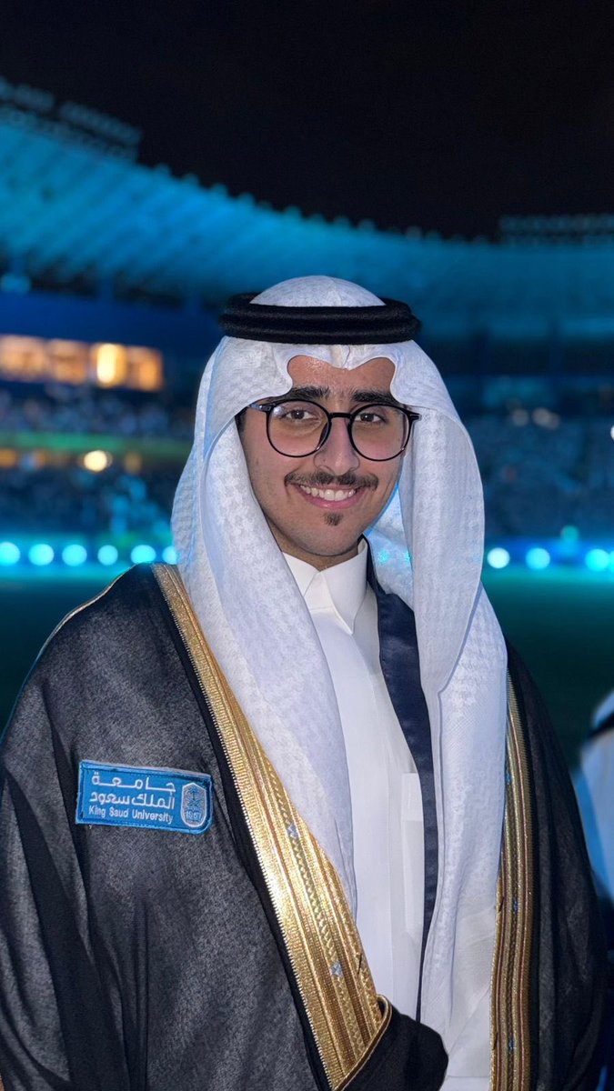 alsh3twit's tweet photo. نبارك لابن العم:
خالد بن صلاح بن عيسى #الشثري تخرجه  بدرجة البكالوريوس مع مرتبة الشرف الأولى  في تخصص هندسة البرمجيات من كلية 
علوم الحاسب والمعلومات في جامعة الملك سعود. https://t.co/M4LegwLYun