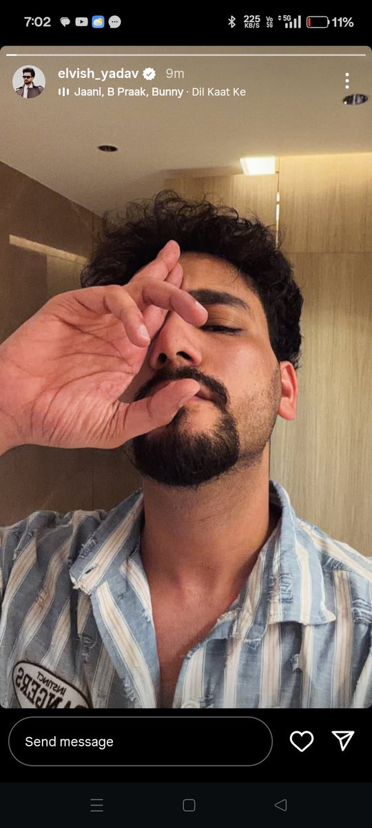 NotgainA's tweet photo. ECL is coming?
Abhishek Malhan and Elvish Yadav in the same hotel in Mumbai. 

#AbhishekMalhan . #ElvishYadav https://t.co/QCQxW7HIEe