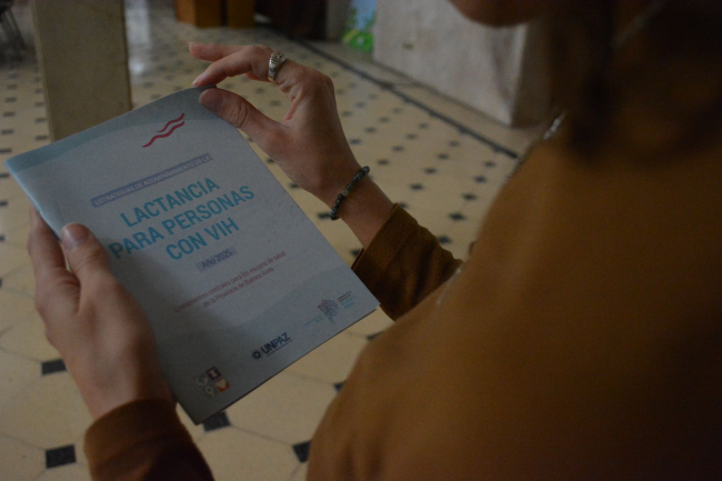 AgenciaComBA's tweet photo. 📌La Provincia presenta nuevas estrategias de lactancia para personas con VIH
https://t.co/T9ZDOa8Dfc
#pediatríaneonatología #LeticiaCeriani #SandraRodriguez #VIH #MarianaIacono #ITS #HepatitisVirales #LidaSantaCruz @SaludBAP #salud @LeticiaCeriani #ComBA @JKonfino #unpaz https://t.co/tAnRznx5a0