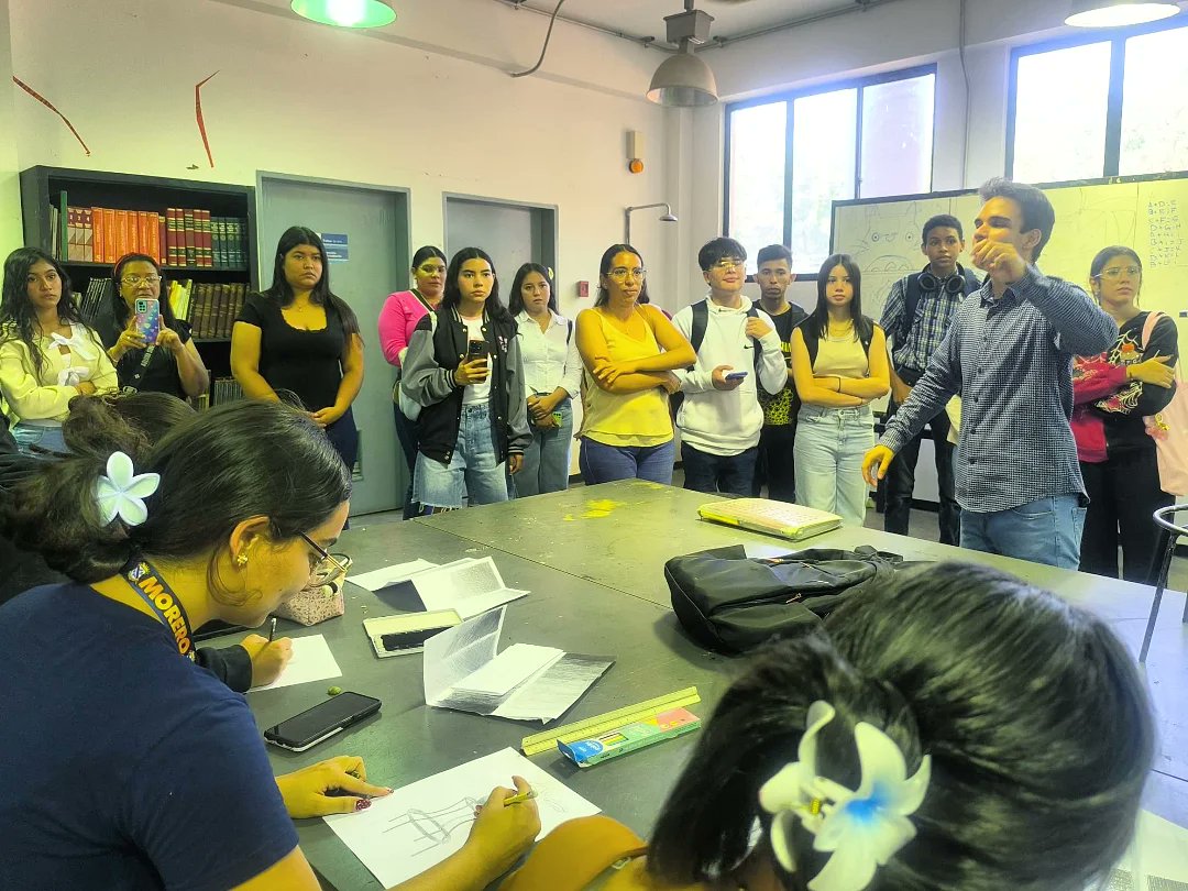 IsraelJBV's tweet photo. 🔶 #EnFotos | Bienvenida a los nuevos BECADOS de los programas de Arte y Música.

🔶 Esta semana, seguido a la bienvenida general realizada por las autoridades de la @unicaeduve y @fundalossadazulia, los beneficiarios asignados a la Facultad de Artes y Música fueron recibidos. https://t.co/yaT00jNyJS