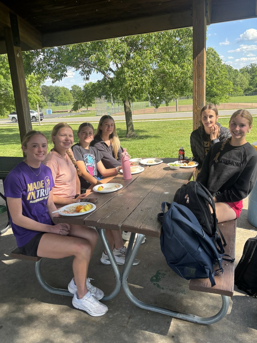 AWohldmann's tweet photo. Our Troy Trojans Track &amp; Field team fueled up for GACs last night for our 1st Annual Pasta in the Park dinner 🍝💜💛

They’re ready to run fast, jump high &amp; long, and throw far today! Wish them luck! Lets Go!!! 🏃‍♀️🏃‍♂️ https://t.co/b6h2j0uQka