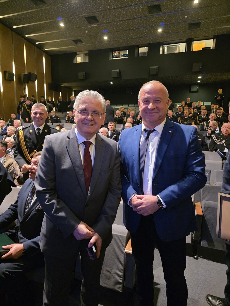 artur szałabawka tweet media