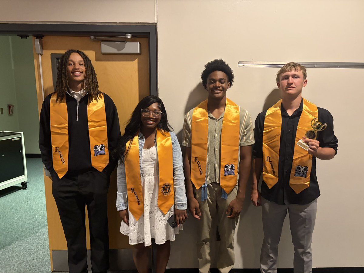 NewtonramsBase's tweet photo. Congrats to our Honors Night honorees!

We are proud to celebrate our student-athletes who finished in the Top 10% of their class, &amp; Kurt Campbell, recipient of the Male Golden Ram Award.

Your hard work, leadership, &amp; commitment to excellence represent what it means to be a Ram! https://t.co/CqQoNtll9B
