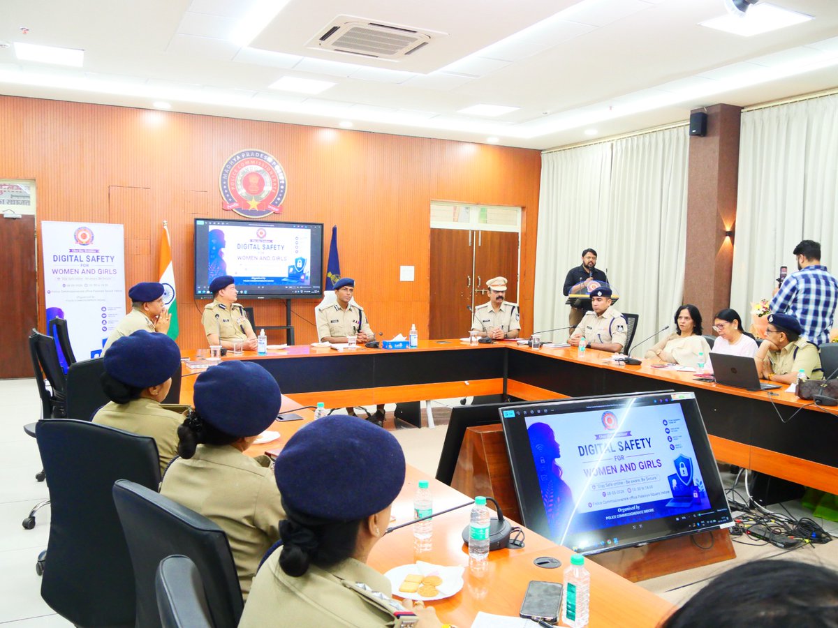 Commissioner of Police,Indore tweet media