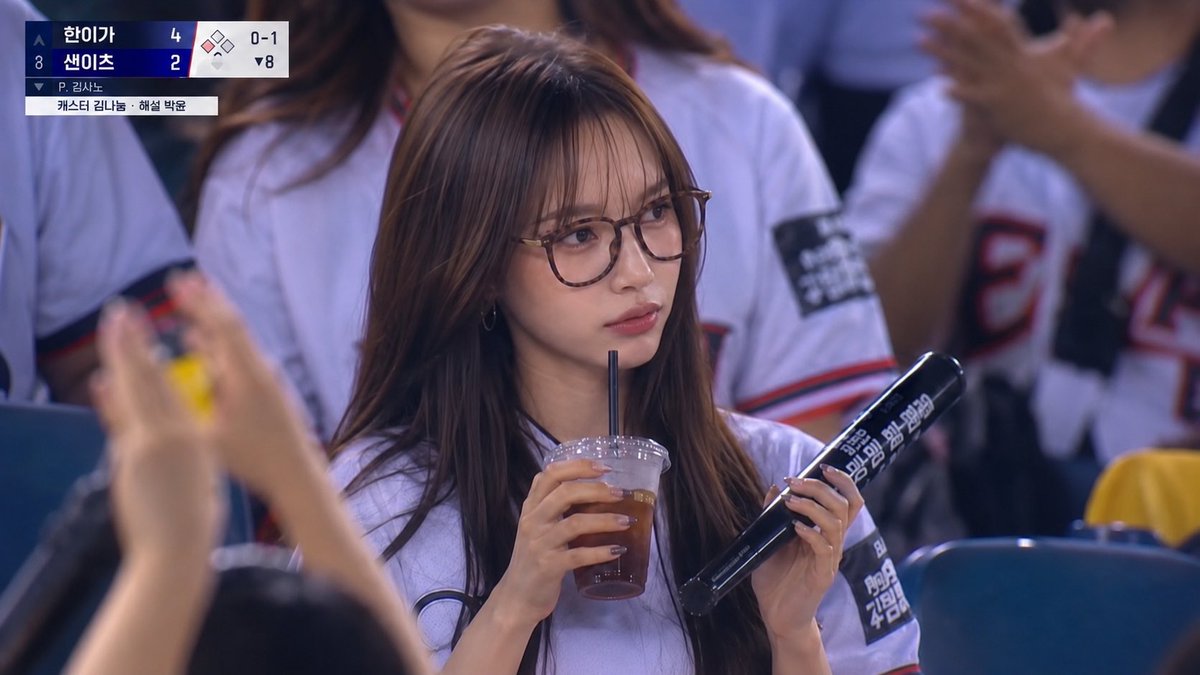 sanayamad's tweet photo. 야구ai프롬포트⚾️🥤📣 https://t.co/iaYcWzcQiW