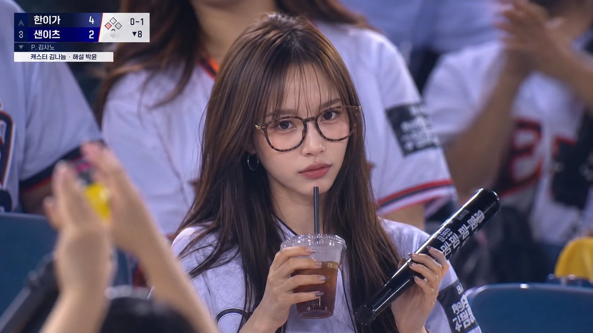 sanayamad's tweet photo. 야구ai프롬포트⚾️🥤📣 https://t.co/iaYcWzcQiW