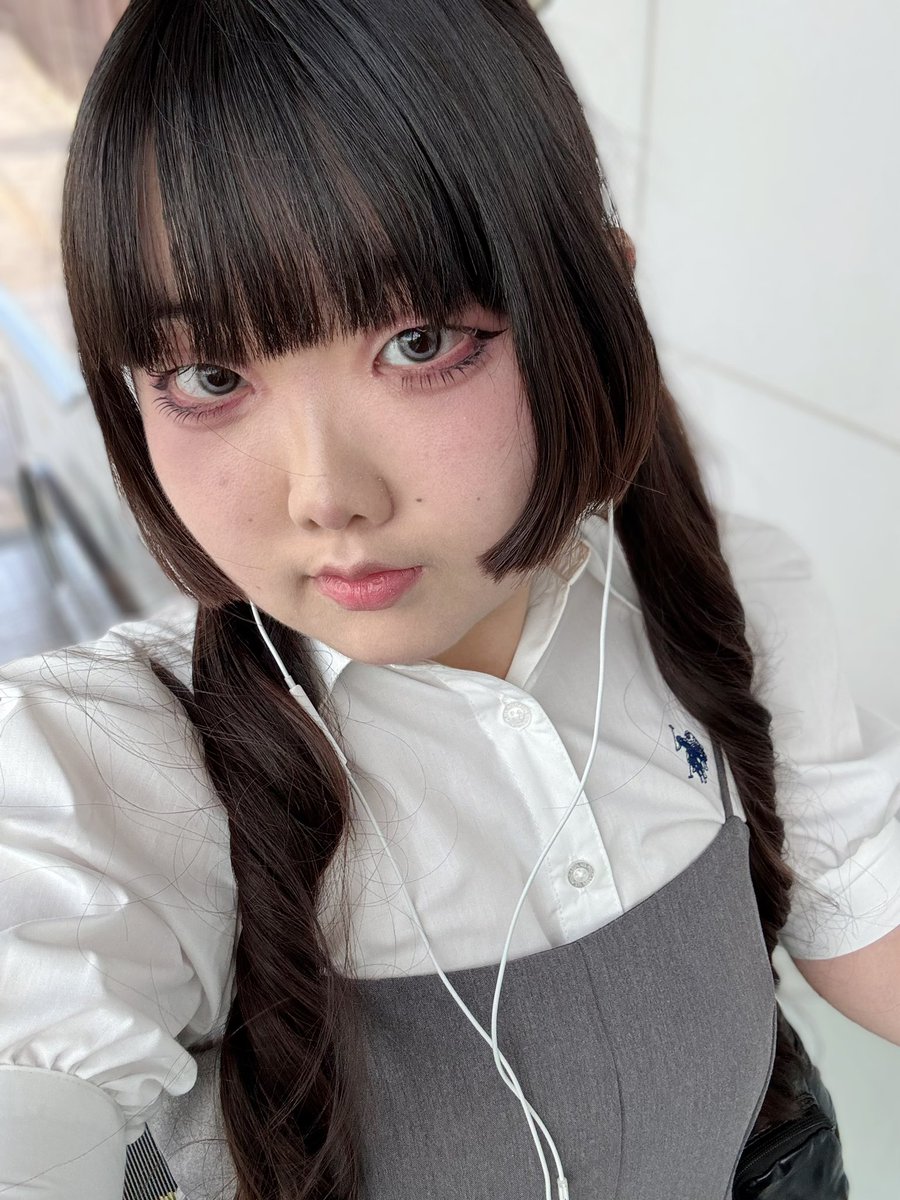 6969_nitijo's tweet photo. いろんな自撮り⸝⸝-  ̫ -⸝⸝
服に合わせてメイクを考えるの楽しい！ https://t.co/5DGQ43qIJU