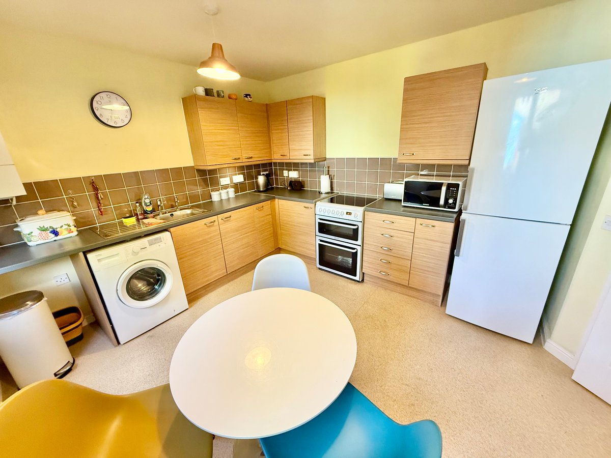 AngelwoodsAgent's tweet photo. New to market - 2 Bed Semi-Detached House, Bakery Close, Commercial Road, Talywain, Pontypool, £190,000. View details: https://t.co/Xkpm9DZDEY https://t.co/ZFO29og4WW