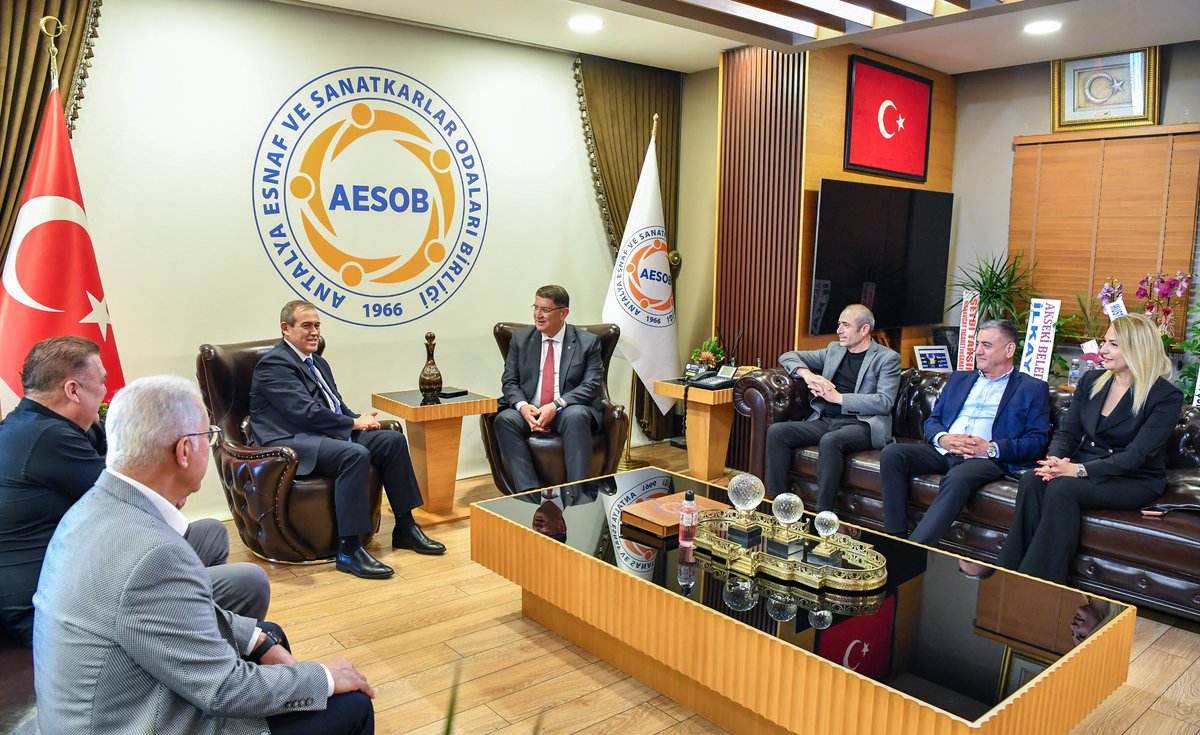 AntalyaTSO's tweet photo. Yönetim Kurulu Başkanımız Yusuf Hacısüleyman, gerçekleştirilen seçimde güven tazeleyerek Antalya Esnaf ve Sanatkârlar Odaları Birliği (AESOB) Yönetim Kurulu Başkanlığına yeniden seçilen Adlıhan Dere’ye hayırlı olsun ziyaretinde bulundu. Başkan Hacısüleyman, Dere’ye yeni dönem görevinde başarılar dileyerek, Antalya esnafı için yürütülecek çalışmalarda iş birliği ve dayanışmanın önemine vurgu yaptı. Ziyarete, Yönetim Kurulu Sayman Üyemiz Murat Totoş, Yönetim Kurulu Üyelerimiz Hüseyin Sarı, Mustafa Yayla, Özgür Karagöz, Behçet Ülker ve Genel Sekreterimiz Av. Aslı Şahin Tekin katıldı.

@YHacisuleyman07 @bogachangoksu @HakanPakal @MuratTOTOS @haticeozresmi @huseyinsari_sar @KAPALIYOL @AhmetKasapoglu8 @aozgurkaragoz @behcetulker @aslisahintekin @TOBBiletisim @RHisarciklioglu @AntalyaESOB @adlihandere