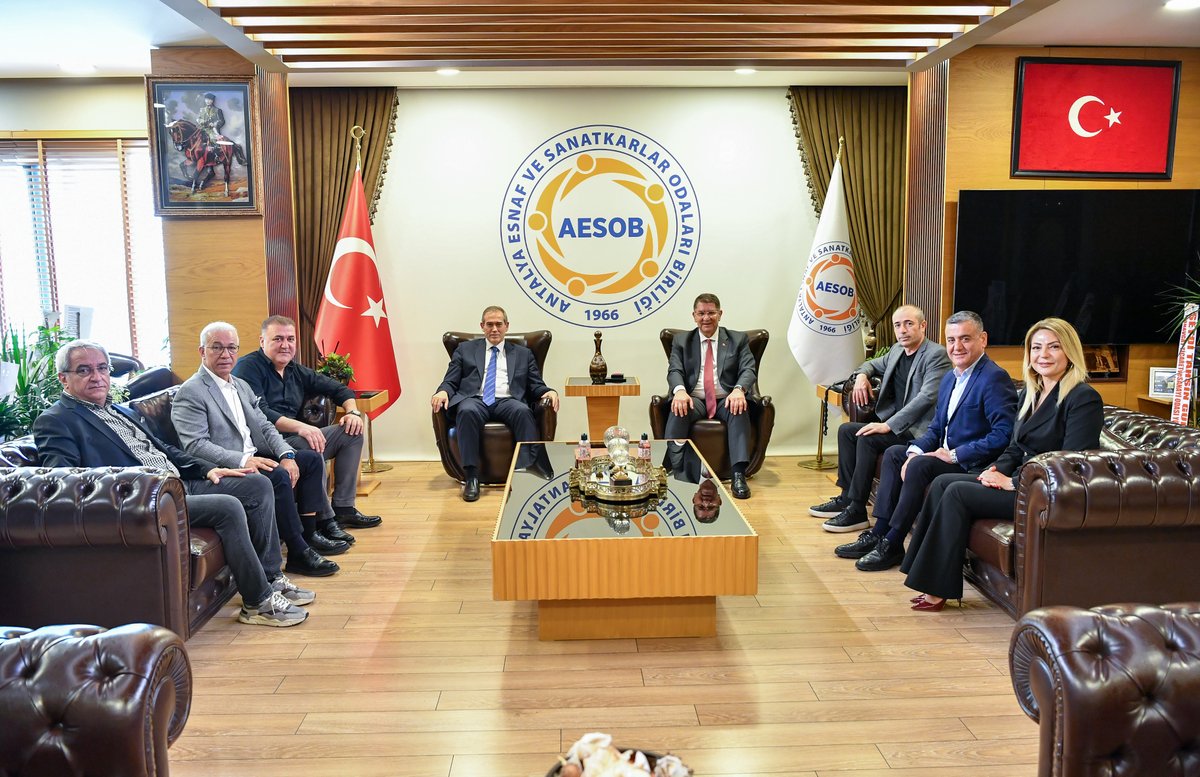 AntalyaTSO's tweet photo. Yönetim Kurulu Başkanımız Yusuf Hacısüleyman, gerçekleştirilen seçimde güven tazeleyerek Antalya Esnaf ve Sanatkârlar Odaları Birliği (AESOB) Yönetim Kurulu Başkanlığına yeniden seçilen Adlıhan Dere’ye hayırlı olsun ziyaretinde bulundu. Başkan Hacısüleyman, Dere’ye yeni dönem görevinde başarılar dileyerek, Antalya esnafı için yürütülecek çalışmalarda iş birliği ve dayanışmanın önemine vurgu yaptı. Ziyarete, Yönetim Kurulu Sayman Üyemiz Murat Totoş, Yönetim Kurulu Üyelerimiz Hüseyin Sarı, Mustafa Yayla, Özgür Karagöz, Behçet Ülker ve Genel Sekreterimiz Av. Aslı Şahin Tekin katıldı.

@YHacisuleyman07 @bogachangoksu @HakanPakal @MuratTOTOS @haticeozresmi @huseyinsari_sar @KAPALIYOL @AhmetKasapoglu8 @aozgurkaragoz @behcetulker @aslisahintekin @TOBBiletisim @RHisarciklioglu @AntalyaESOB @adlihandere