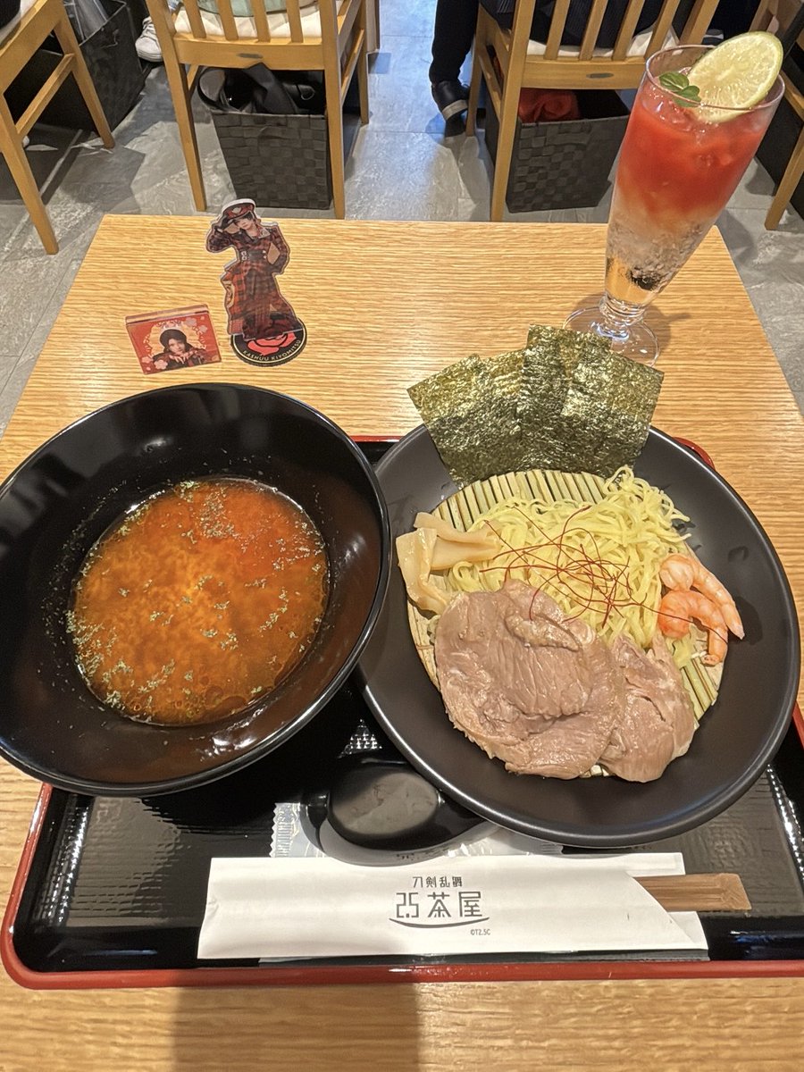 可ピ tweet media