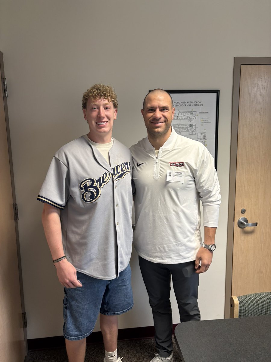 Bryce1Ryan's tweet photo. Huge thanks to @TO_65FB and @VulcanFootball for visiting me at school today! It was great talking with @TO_65FB and learning more about what Cal U 🏈 has to offer! https://t.co/jjSL92icPc
